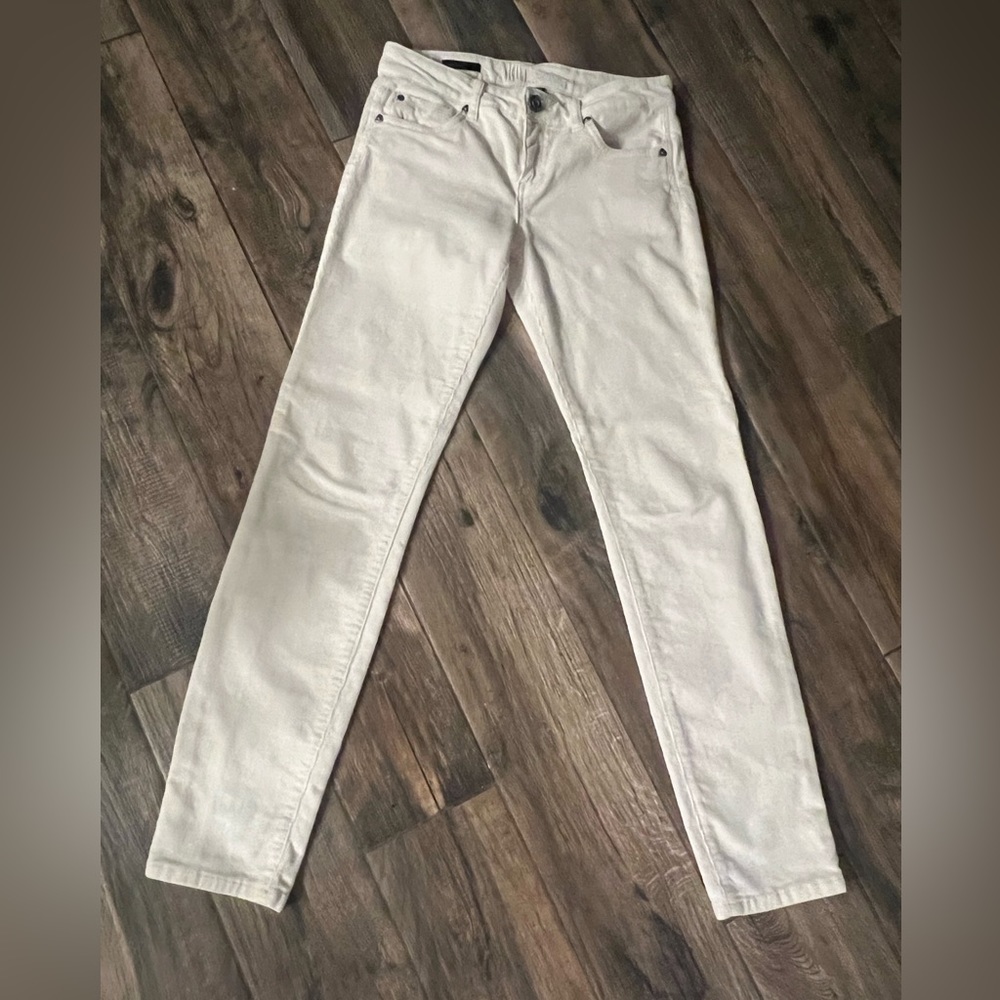 Kut from the Kloth Diana Skinny Ivory
Corduroy Pants Women's Sz 4